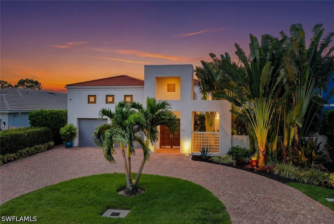 5 Bed Pool Home for Sale in Naples Park, photo 2
