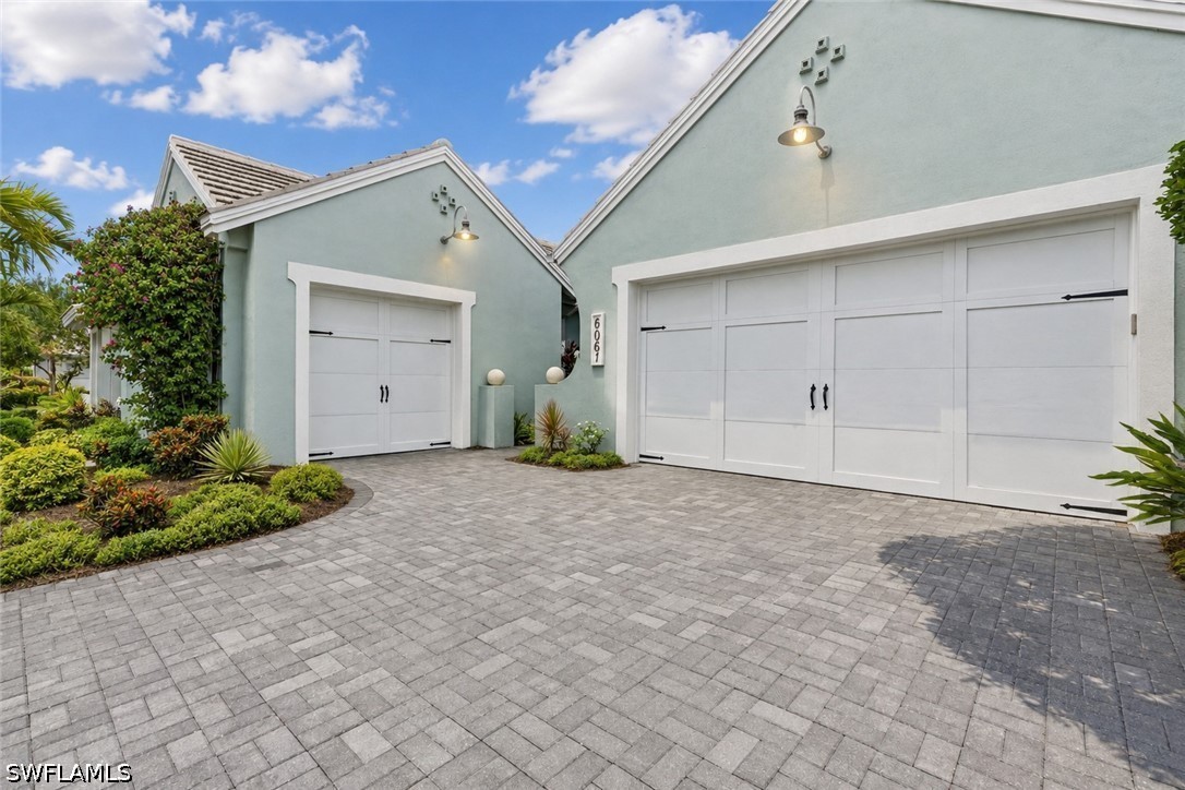 3 Bed Pool Home for Sale in Naples, photo 2