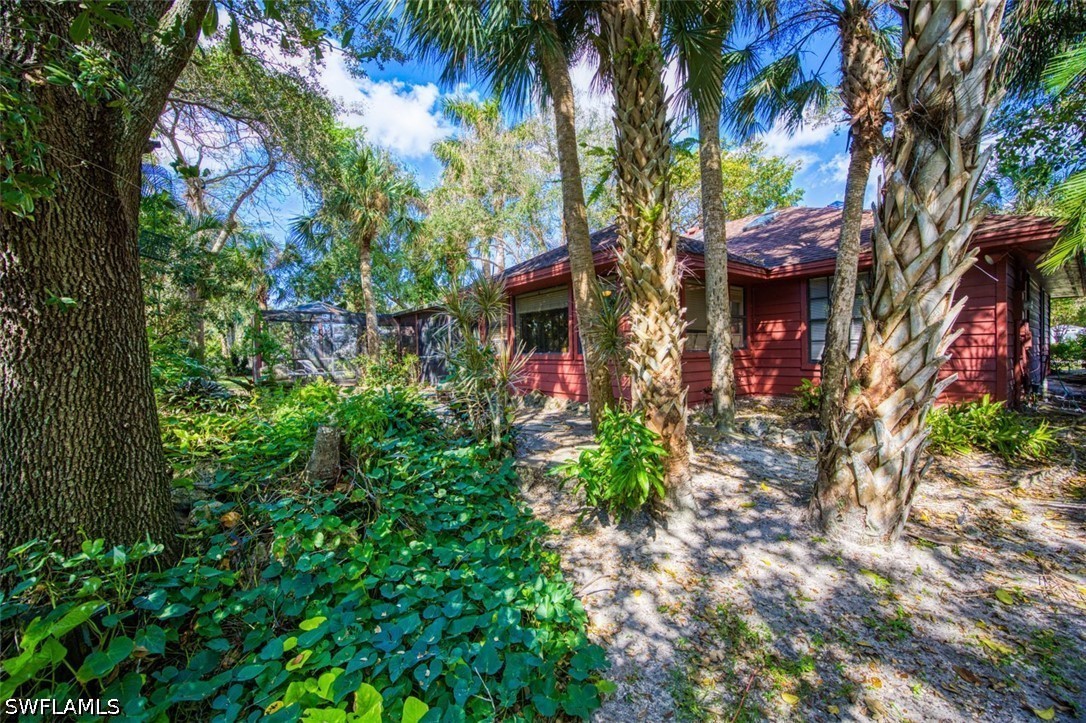 3 Bed SingleFamilyResidence for Sale in Naples, photo 2