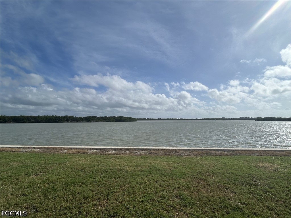 Waterfront Home for Sale in Marco Island, photo 2
