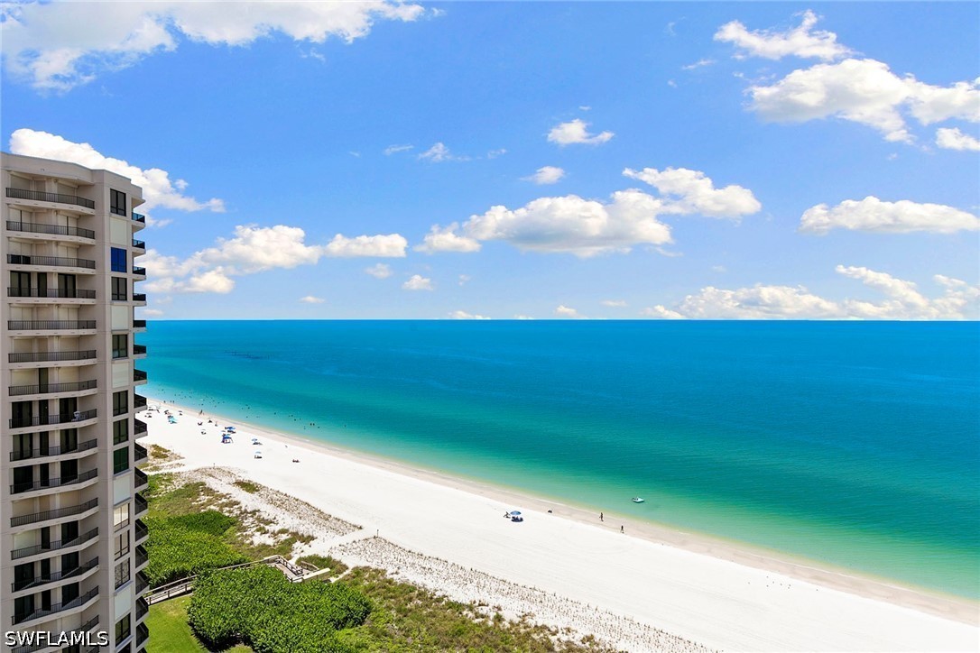 2 Bed Waterfront Home for Sale in Marco Island, photo 2