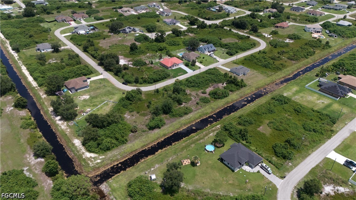 Waterfront Home for Sale in Lehigh Acres, photo 2