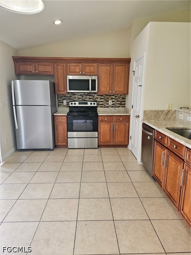 3 Bed SingleFamilyResidence for Sale in Lehigh Acres, photo 2