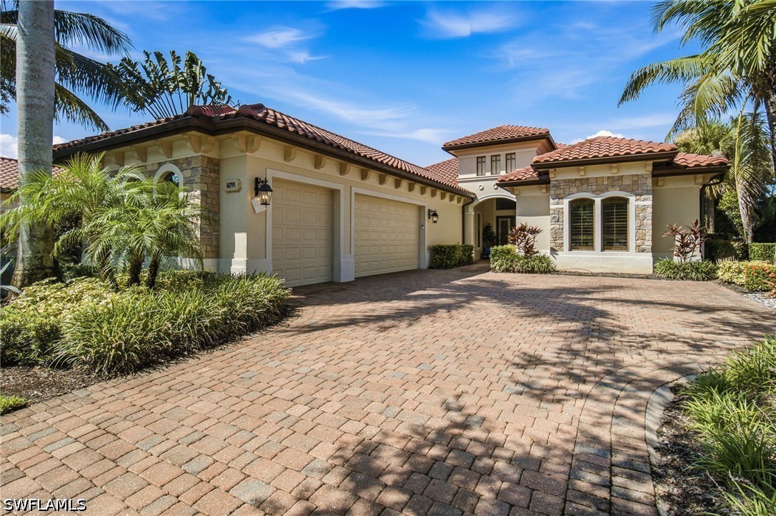 3 Bed Pool Home for Sale in Cabreo, photo 2