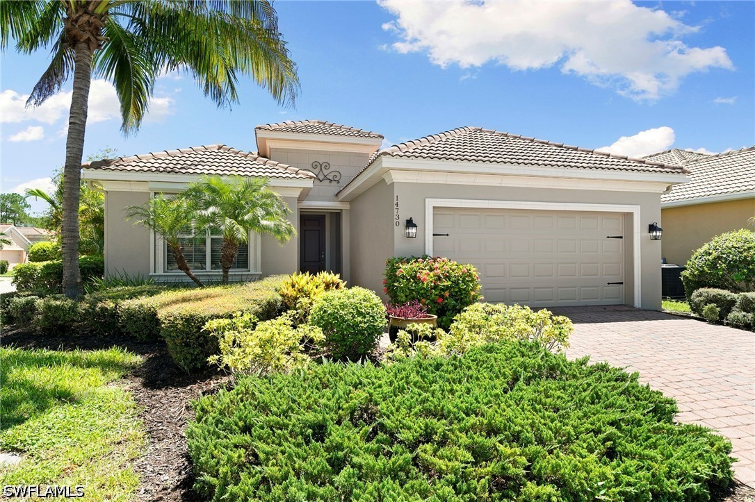 3 Bed SingleFamilyResidence for Sale in Naples, photo 2