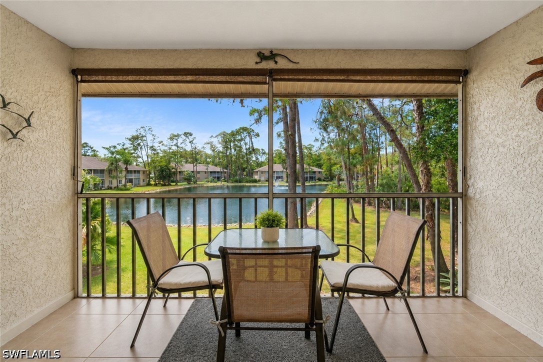 2 Bed Waterfront Home for Sale in Naples, photo 2