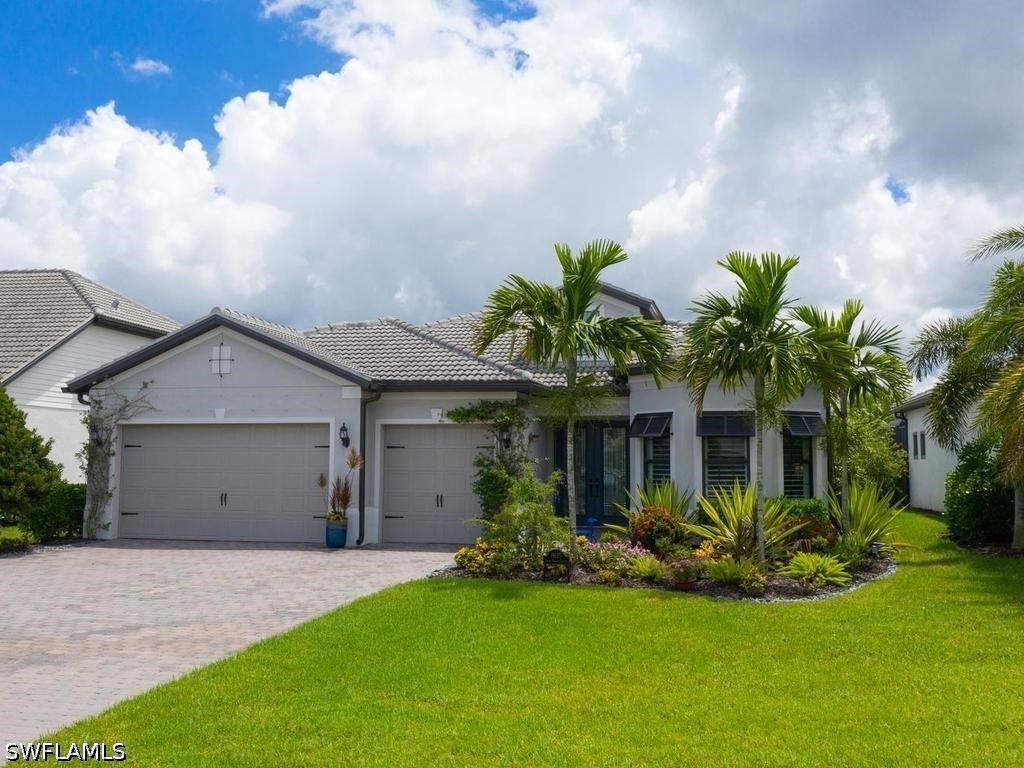 3 Bed Pool Home for Sale in Wildblue, photo 2