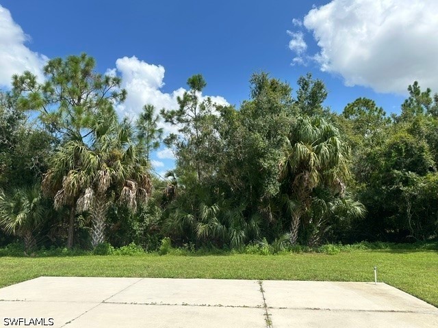 Residential for Sale in Silver Lakes, photo 2