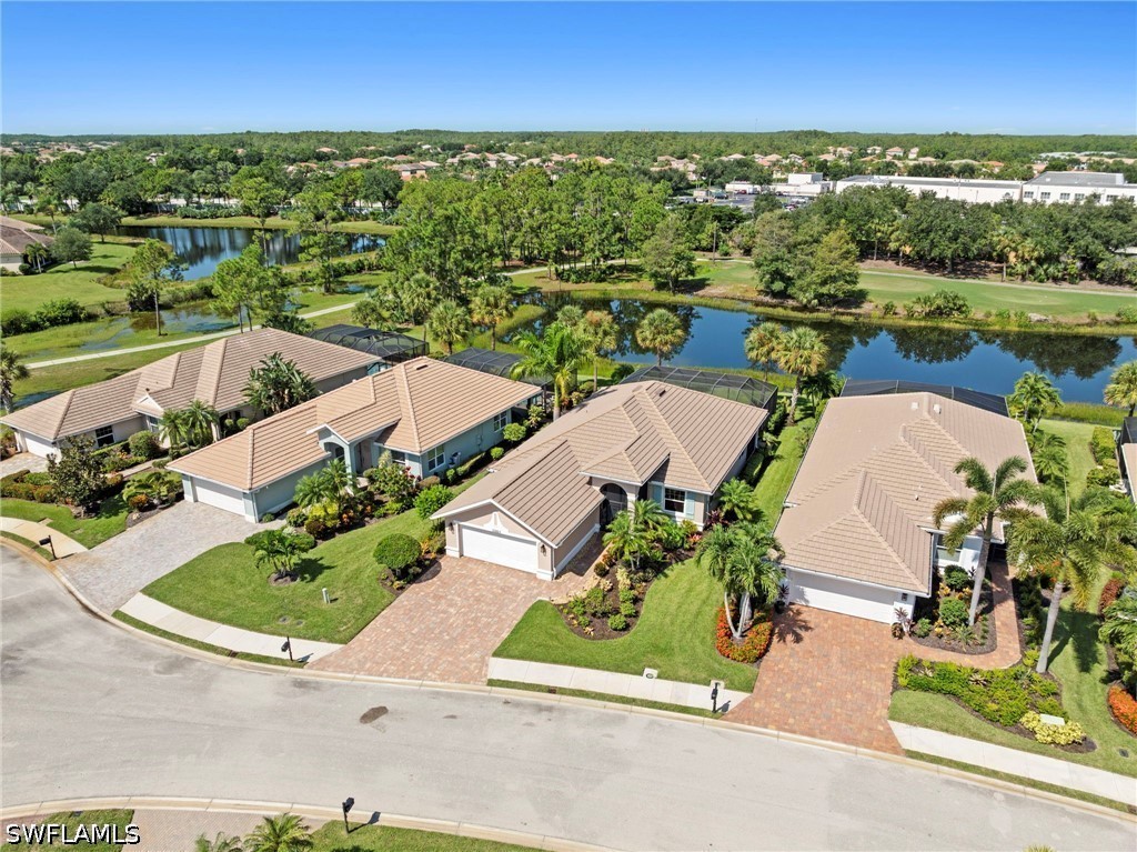 3 Bed Pool Home for Sale in Villa Capri, photo 2