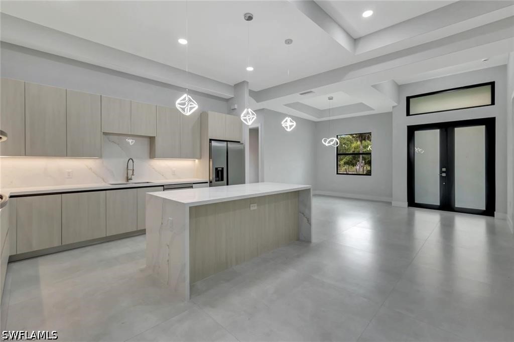 4 Bed SingleFamilyResidence for Sale in Naples, photo 2