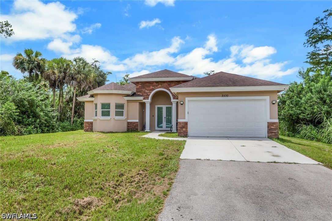 3 Bed SingleFamilyResidence for Sale in Naples, photo 2