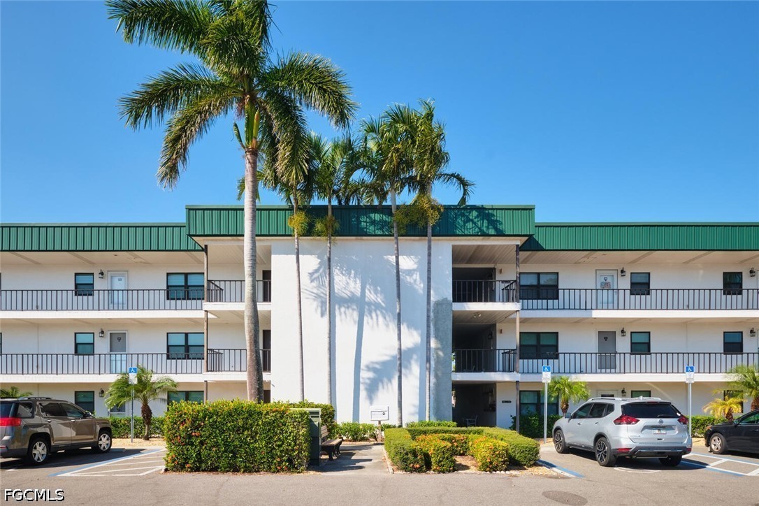 2 Bed Condominium for Sale in Seven Lakes, photo 2