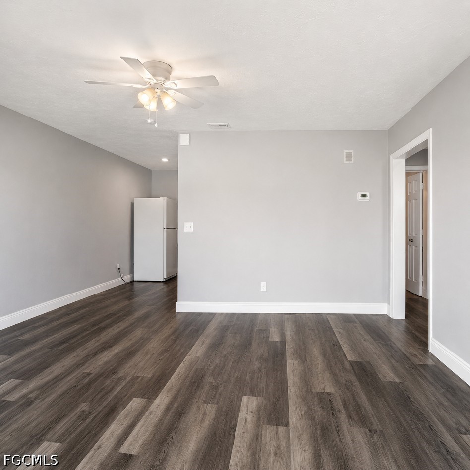2 Bed Triplex for Sale in Cape Coral, photo 2