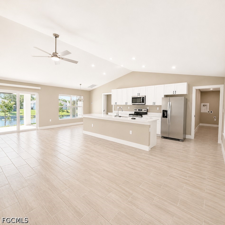 4 Bed Waterfront Home for Sale in Cape Coral, photo 2