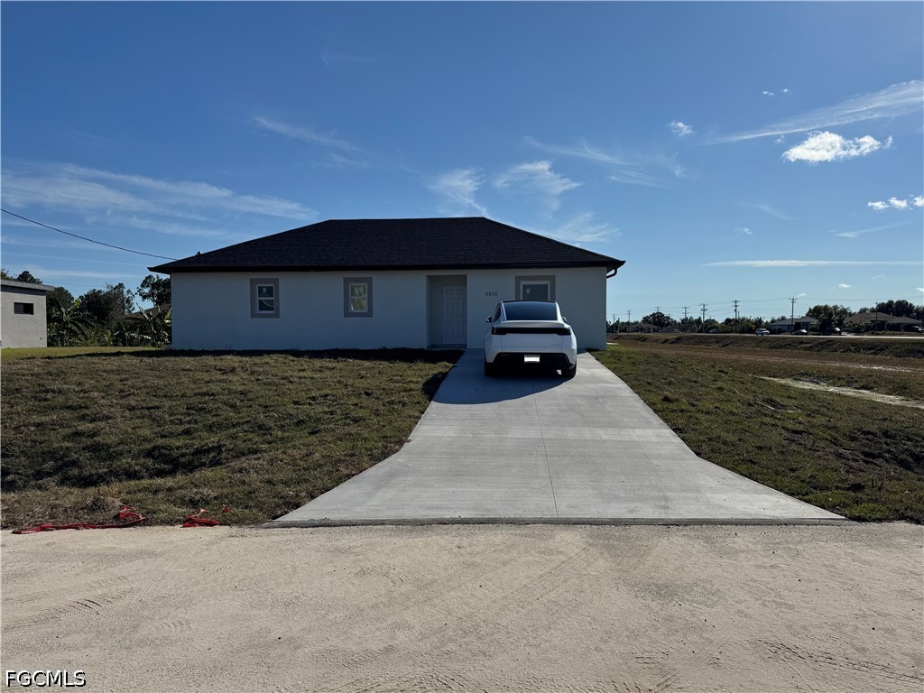 3 Bed SingleFamilyResidence for Sale in Lehigh Acres, photo 2