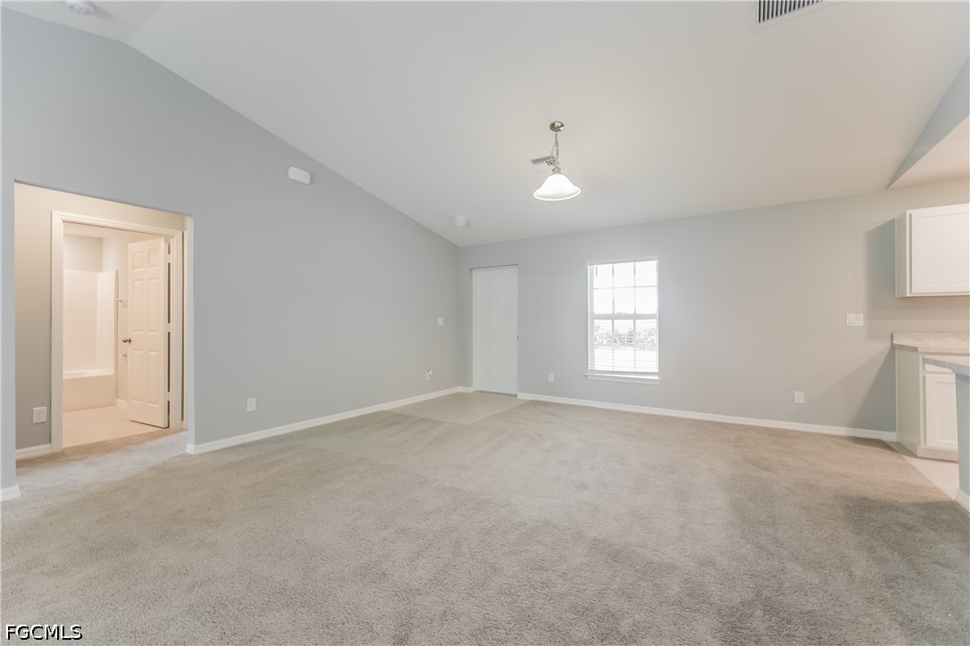 3 Bed SingleFamilyResidence for Sale in Lehigh Acres, photo 2