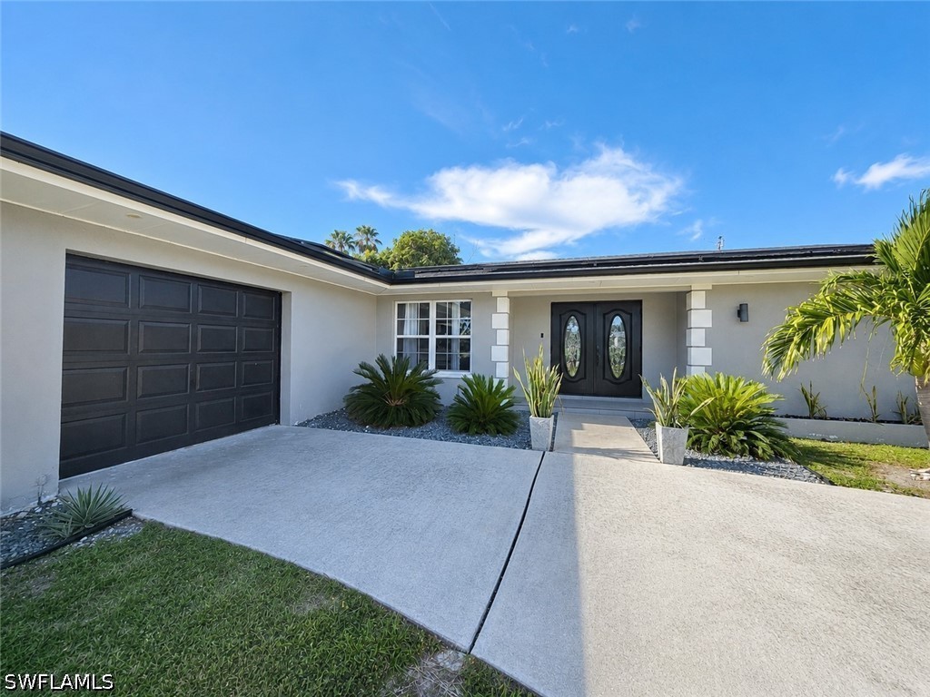 3 Bed SingleFamilyResidence for Sale in Cape Coral, photo 2
