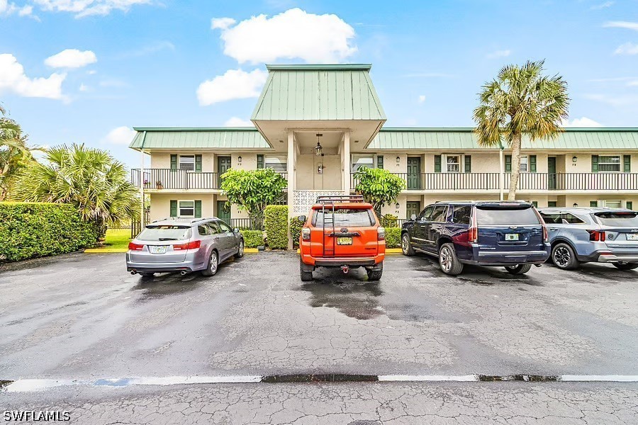 2 Bed Waterfront Home for Sale in Naples, photo 2