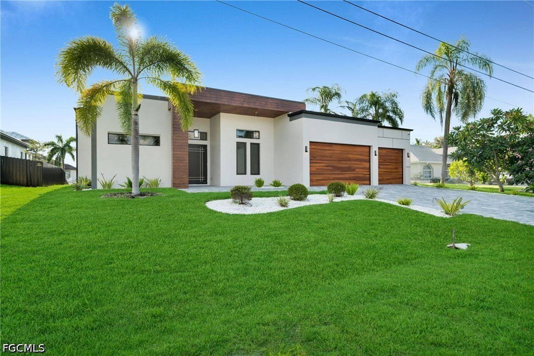 4 Bed Pool Home for Sale in Cape Coral, photo 2
