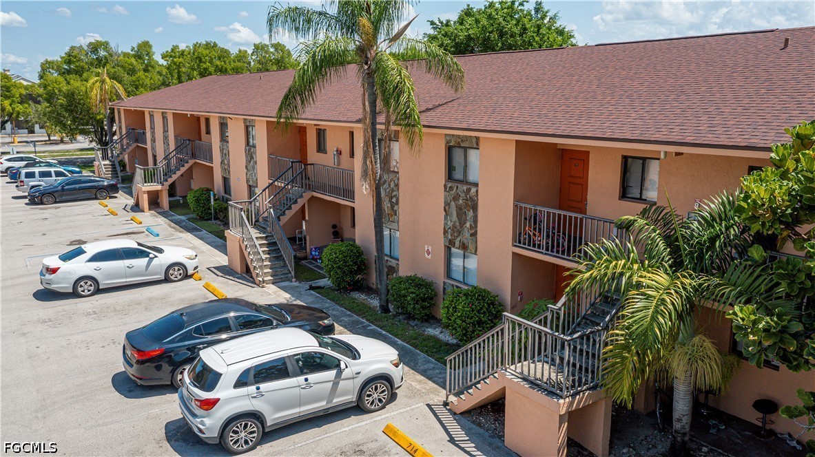 2 Bed Condominium for Sale in Fort Myers, photo 2