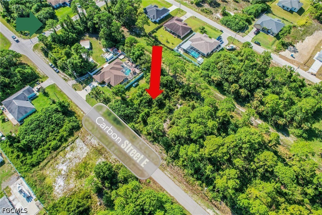 Waterfront Home for Sale in Lehigh Acres, photo 2