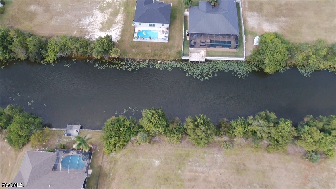 Waterfront Home for Sale in Cape Coral, photo 2