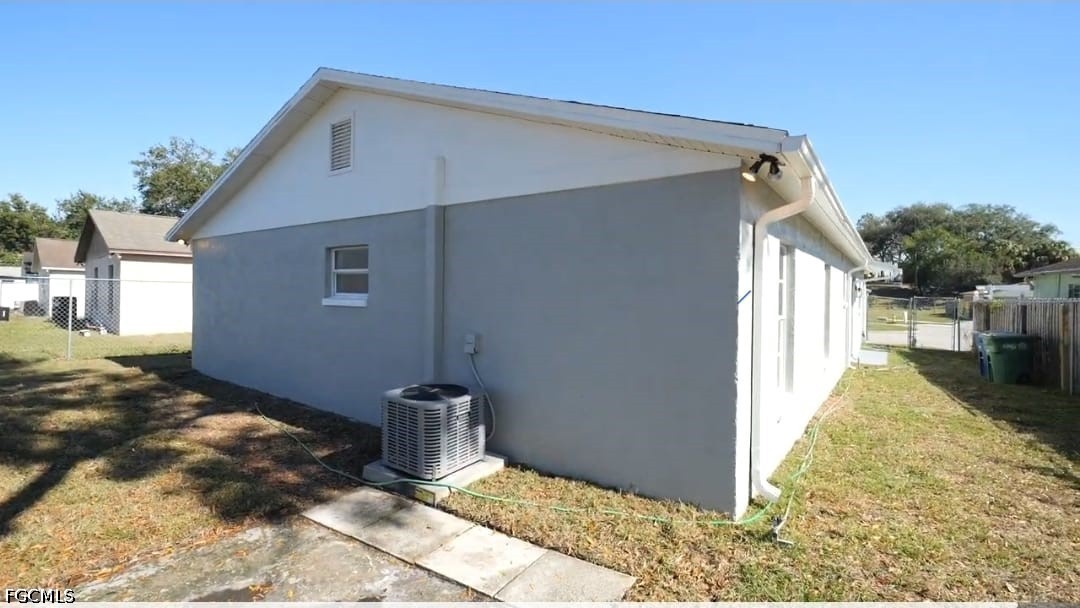3 Bed SingleFamilyResidence for Sale in Acreage, photo 2