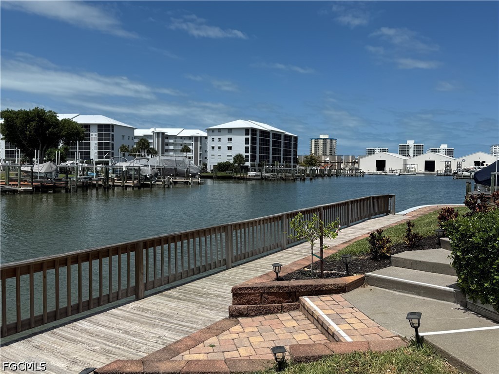 1 Bed Waterfront Home for Sale in Fort Myers Beach, photo 2