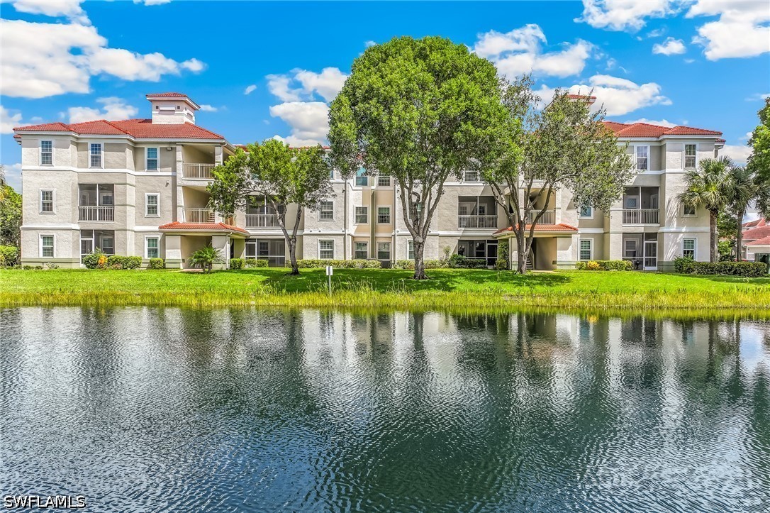 2 Bed Waterfront Home for Sale in Estero, photo 2