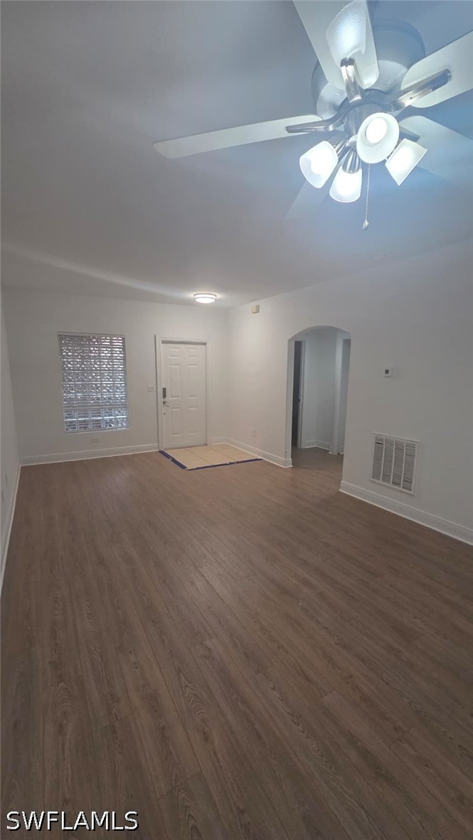 2 Bed Condominium for Sale in Fort Myers, photo 2