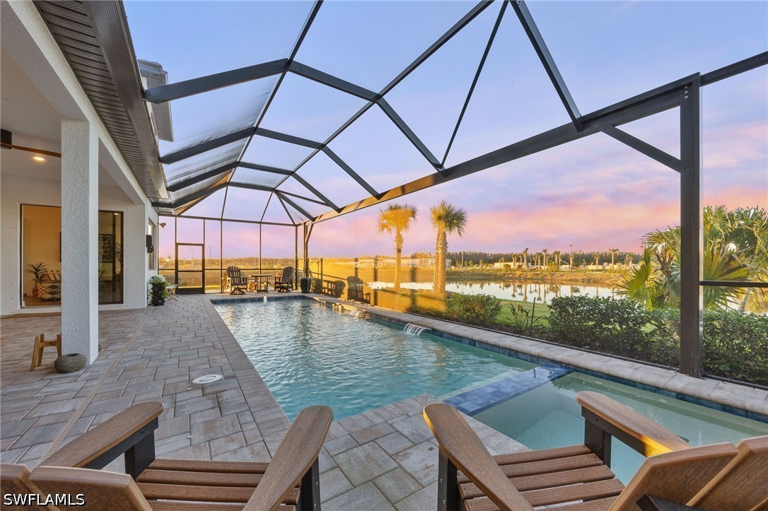6 Bed Pool Home for Sale in Avalon Park, photo 2