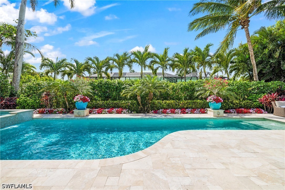 3 Bed Pool Home for Sale in Park Shore, photo 2
