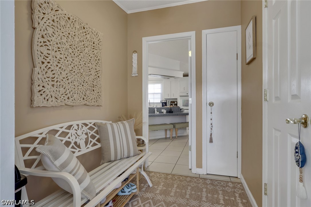 2 Bed SingleFamilyResidence for Sale in Naples, photo 2