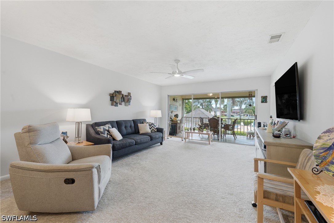 2 Bed Condominium for Sale in Naples, photo 2