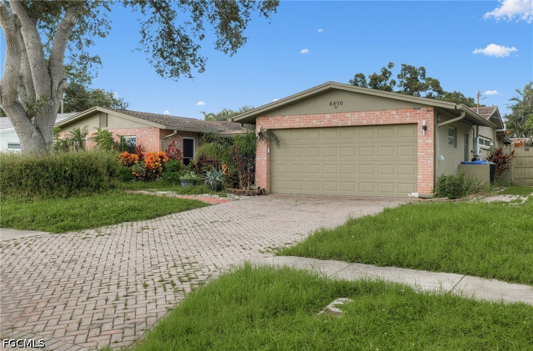 4 Bed Pool Home for Sale in Not Applicable, photo 2