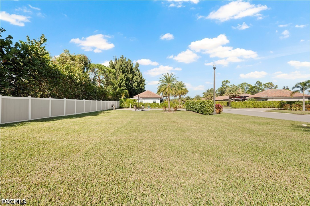 Residential for Sale in Fort Myers, photo 2