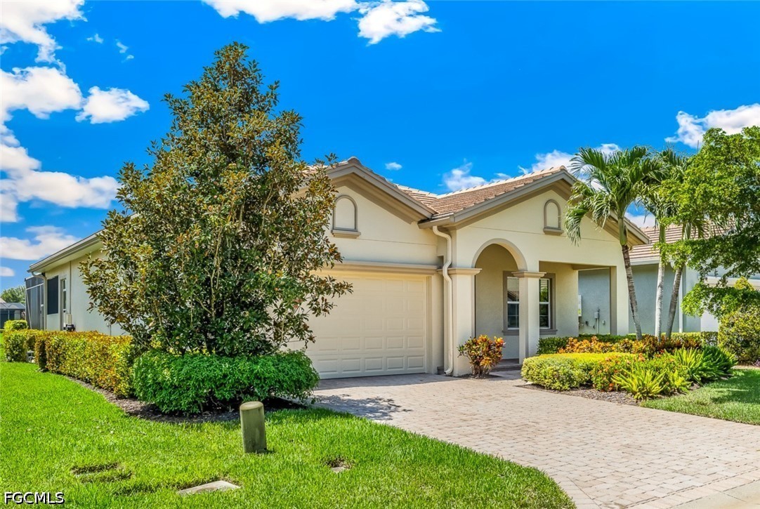 2 Bed Pool Home for Sale in Fairway Cove, photo 2