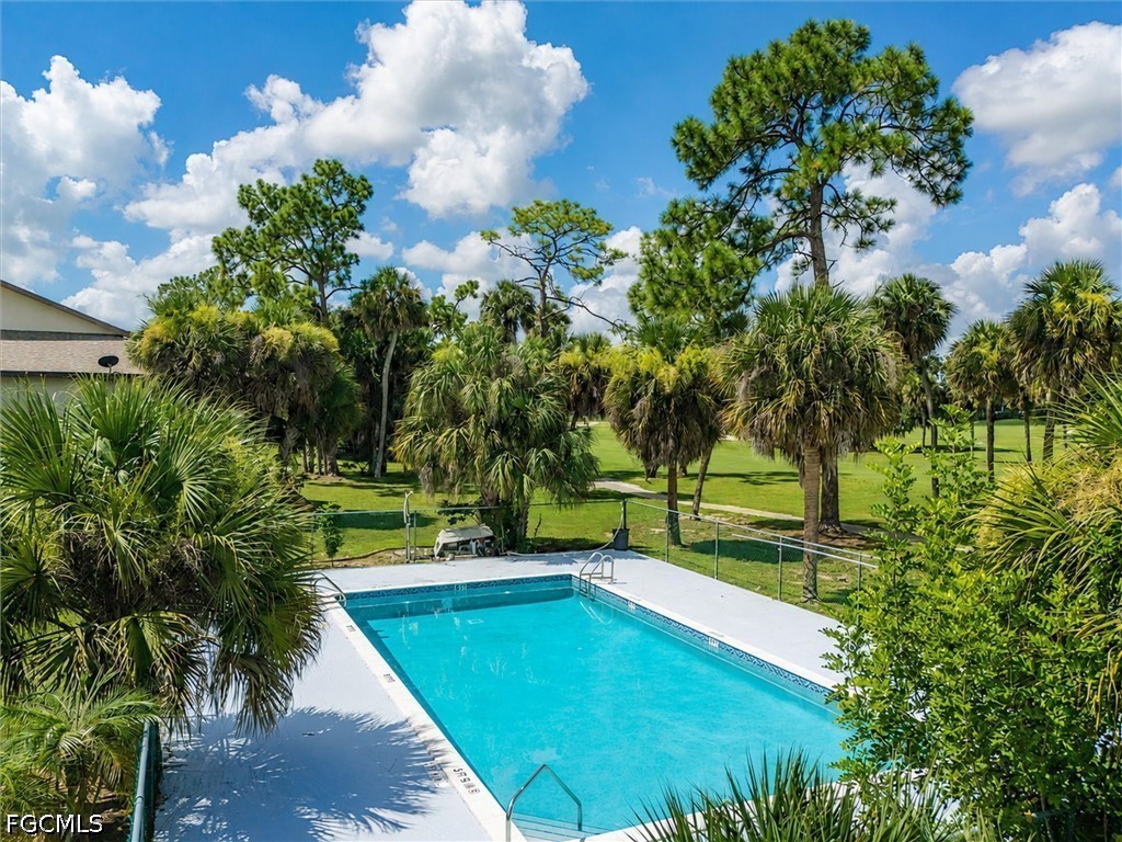 2 Bed Condominium for Sale in Lehigh Acres, photo 2