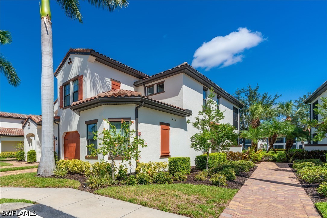 3 Bed Waterfront Home for Sale in Naples, photo 2