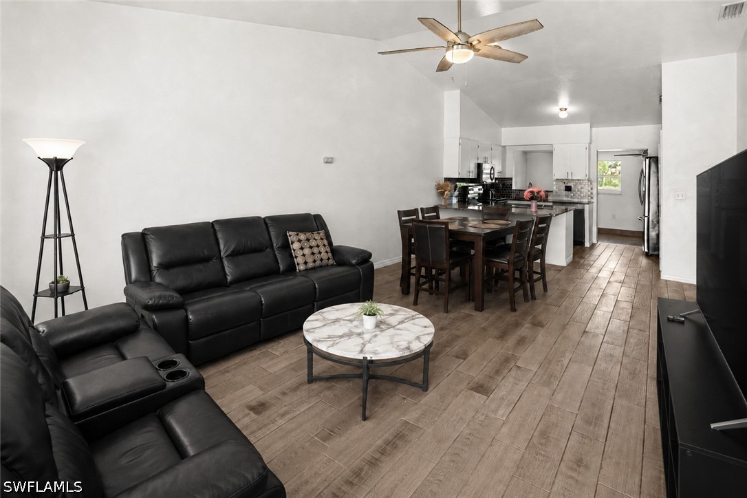 2 Bed Duplex for Sale in San Carlos Park, photo 2