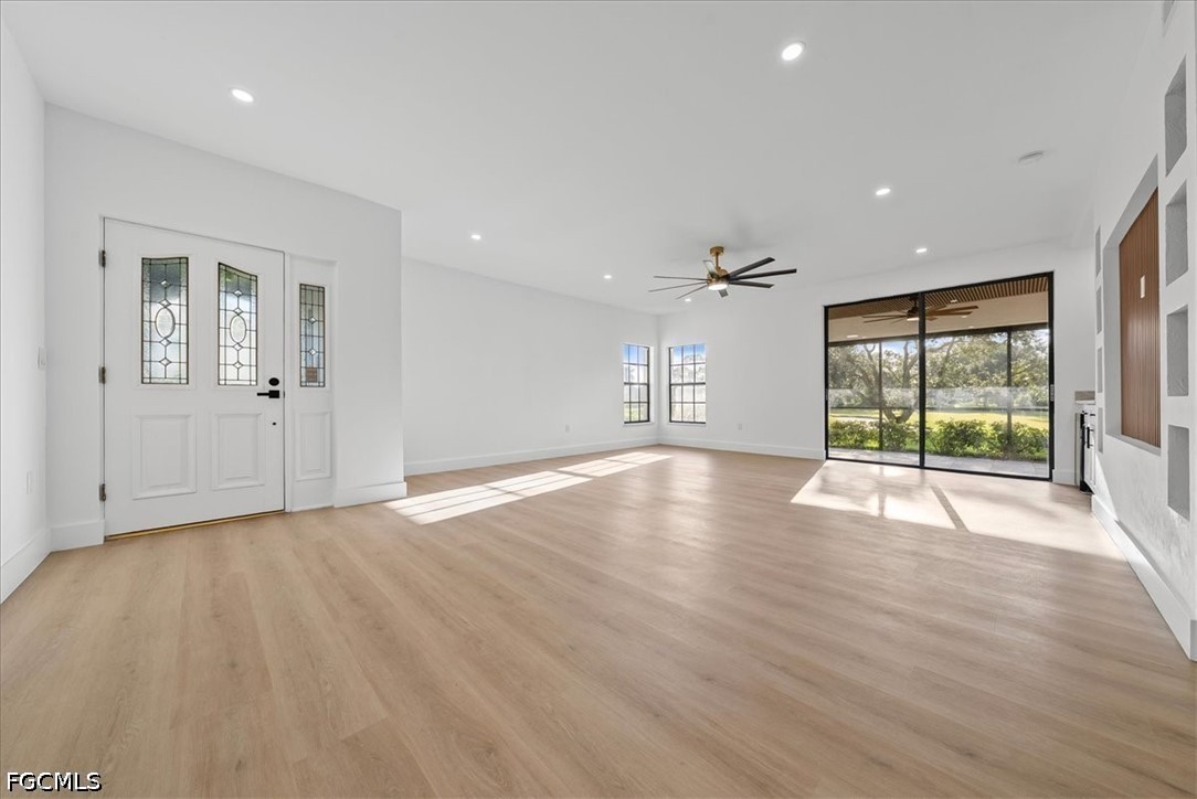 3 Bed Condominium for Sale in Fort Myers, photo 2
