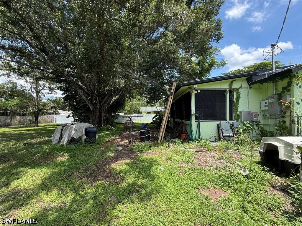 4 Bed SingleFamilyResidence for Sale in Fort Myers, photo 2