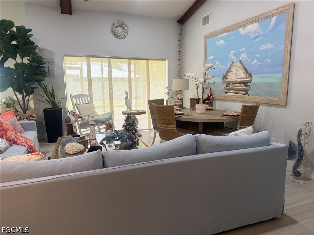 3 Bed SingleFamilyResidence for Sale in Cape Coral, photo 2