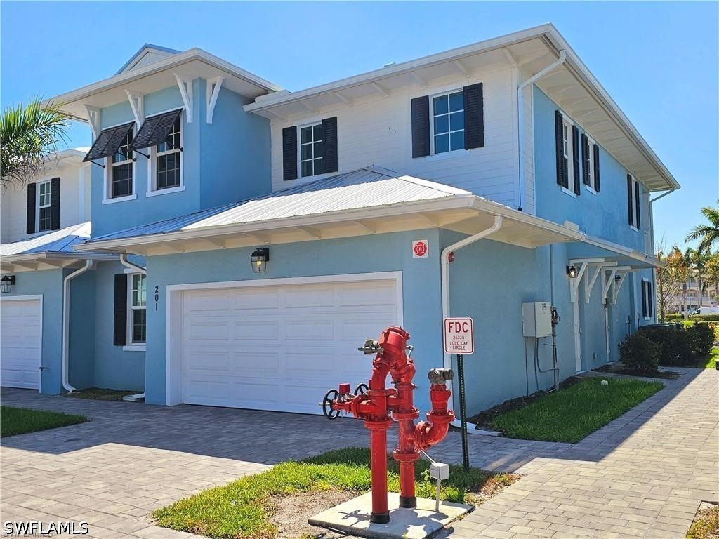 3 Bed Waterfront Home for Sale in Bonita Springs, photo 2