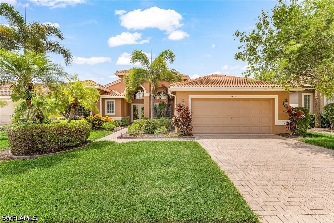 3 Bed Waterfront Home for Sale in Naples, photo 2
