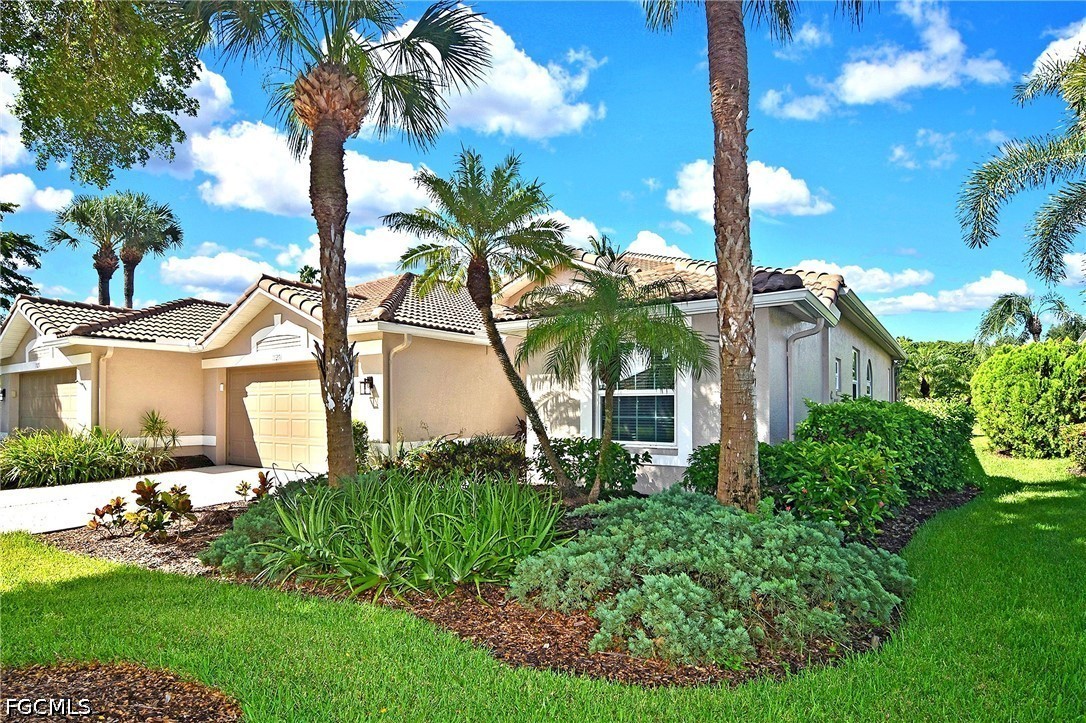 2 Bed Waterfront Home for Sale in Lakemont, photo 2