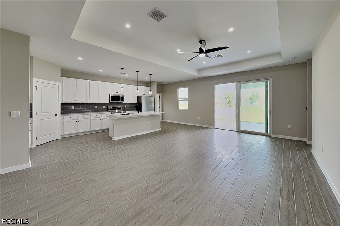 4 Bed SingleFamilyResidence for Sale in Punta Gorda, photo 2