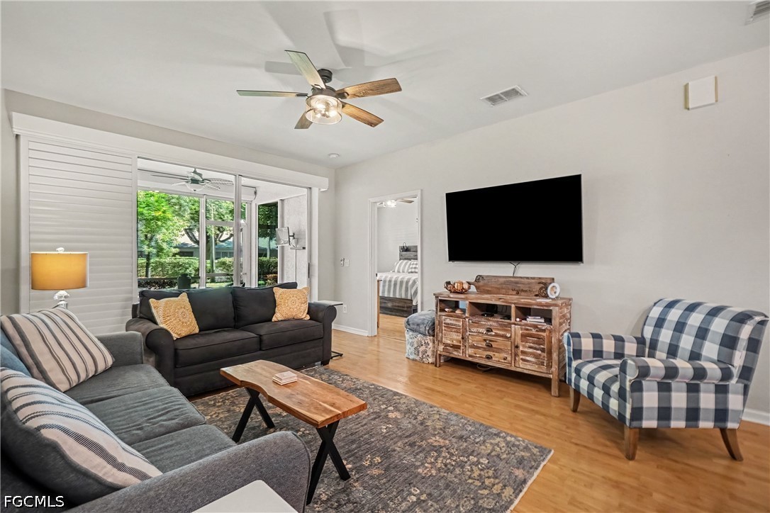 2 Bed Condominium for Sale in Willowbrook, photo 2