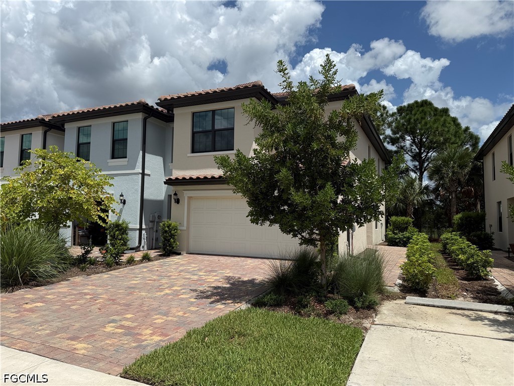 3 Bed Townhouse for Sale in Cape Coral, photo 2
