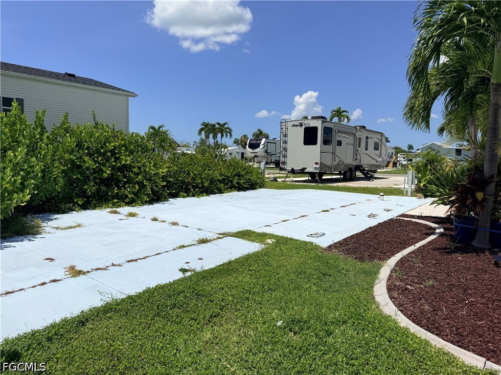 Residential for Sale in Palmetto Palms R V, photo 2